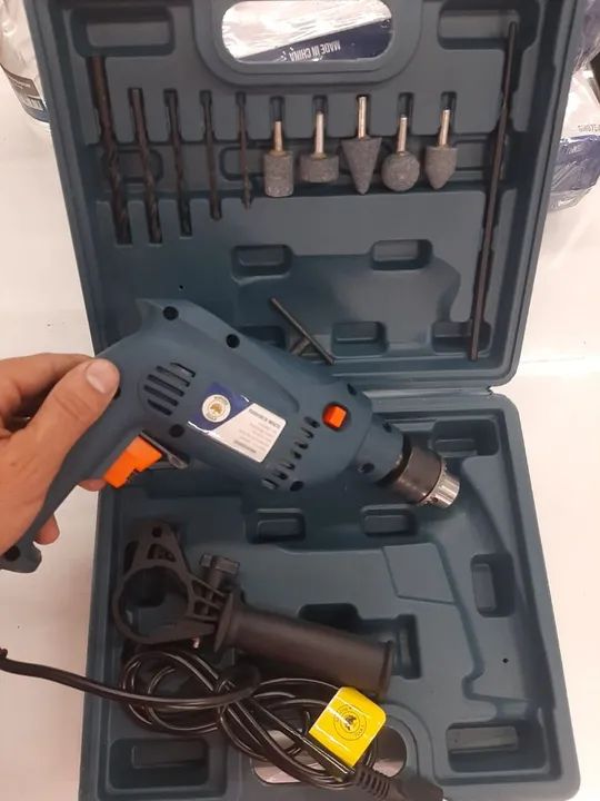 Furadeira de impacto 550w 110v de 1/2 maleta com 28pcs