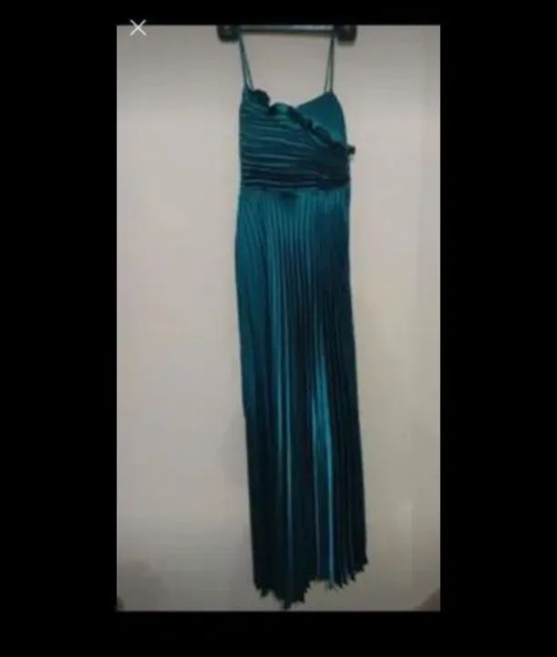 Vestido longo de festa vem com Echarp Verde .  - Foto 2