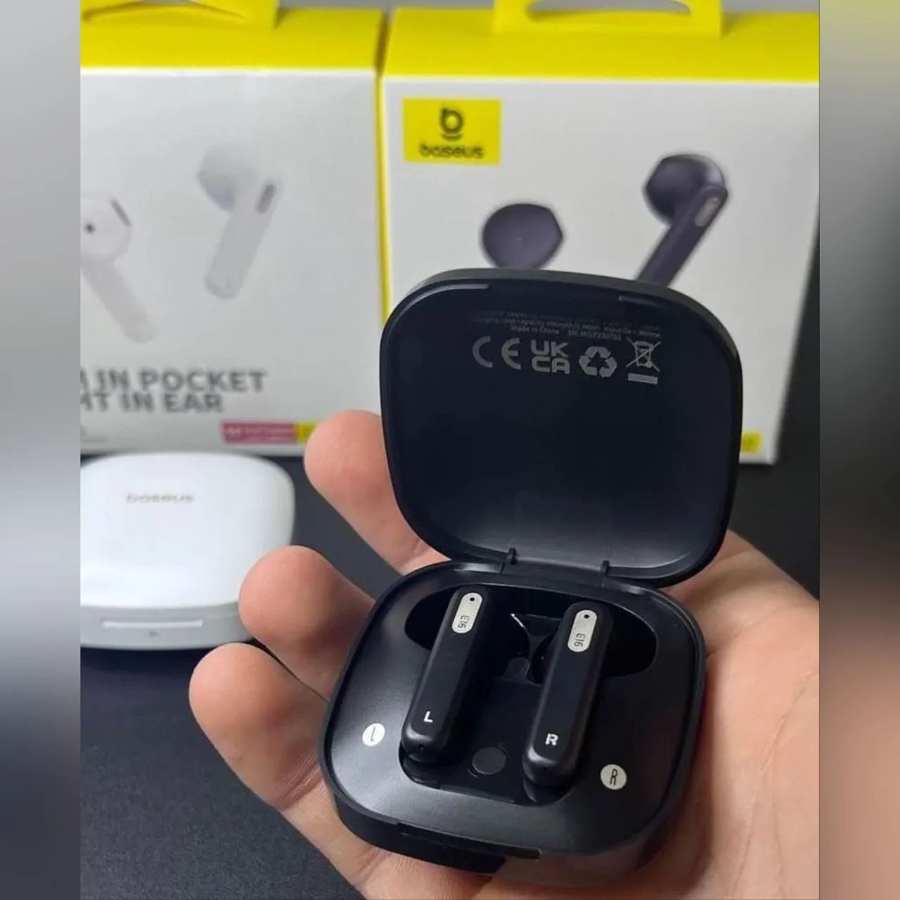 Fone baseus E15/ipx4/bluetooth 5.3/5+20hrs bateria-10m carga 2 horas uso