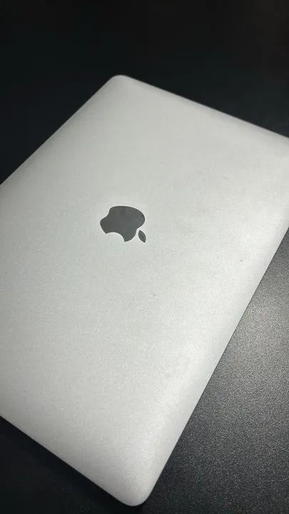 MacBook Pro 2018 de 13pol. i5 8GB 512SSD com 293 ciclos acompanha carregador original.