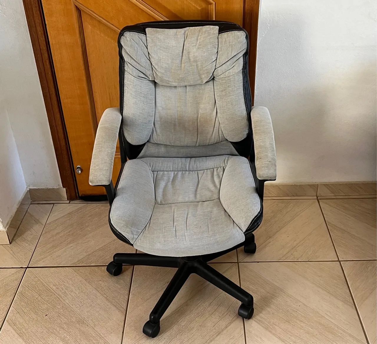 Cadeira escritório giratória