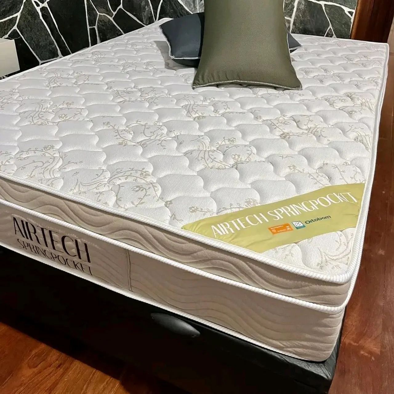 Base baú casal + colchão spring pocket ortobom F98