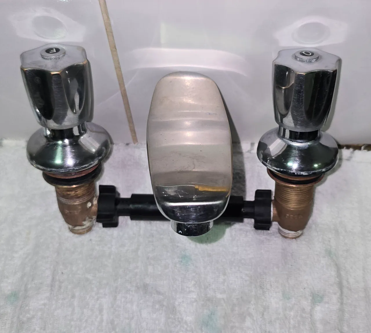Torneira para Banheiro Inox Deca com Misturador Água Quente/Fria