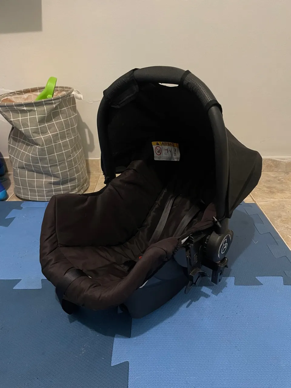 Bebê conforto Gazelano com adaptador para carrinho