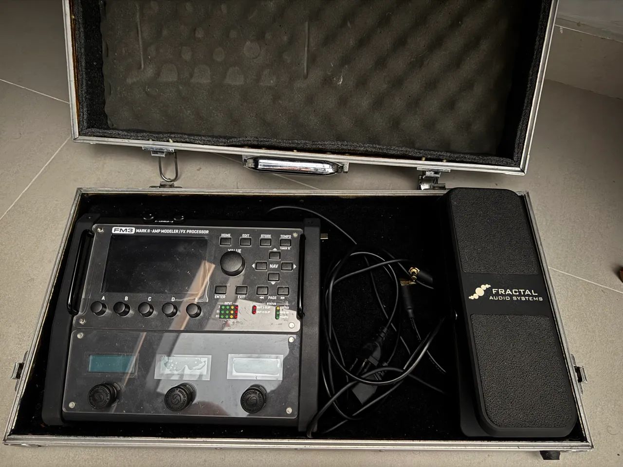 Pedaleira Fractal FM3 turbo MK2 + Foot - Instrumentos musicais