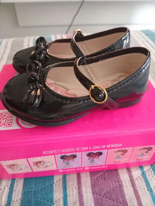 Sapatinho de menina preto tam 20