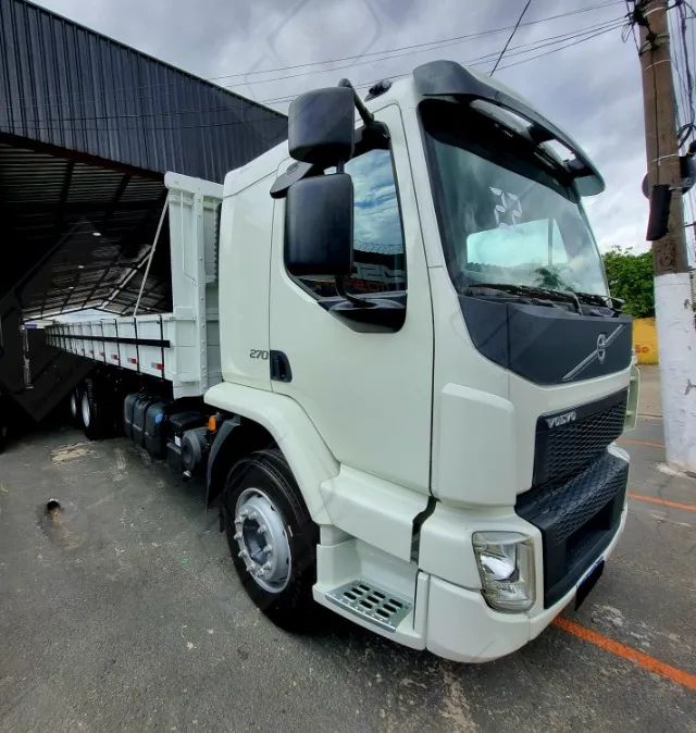 Volvo VM 270 6x2 Cabine Leito - 2022 (Apenas 57.000 km Original) - Foto 6