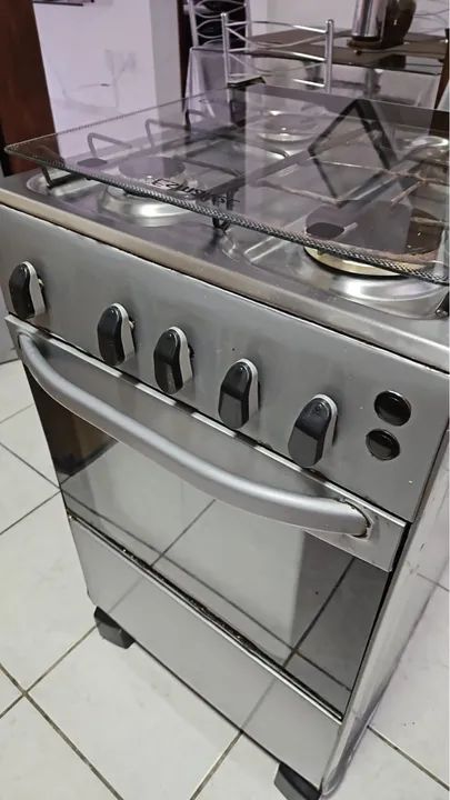 Fogão 4 Bocas com Forno - Conservado - Foto 5