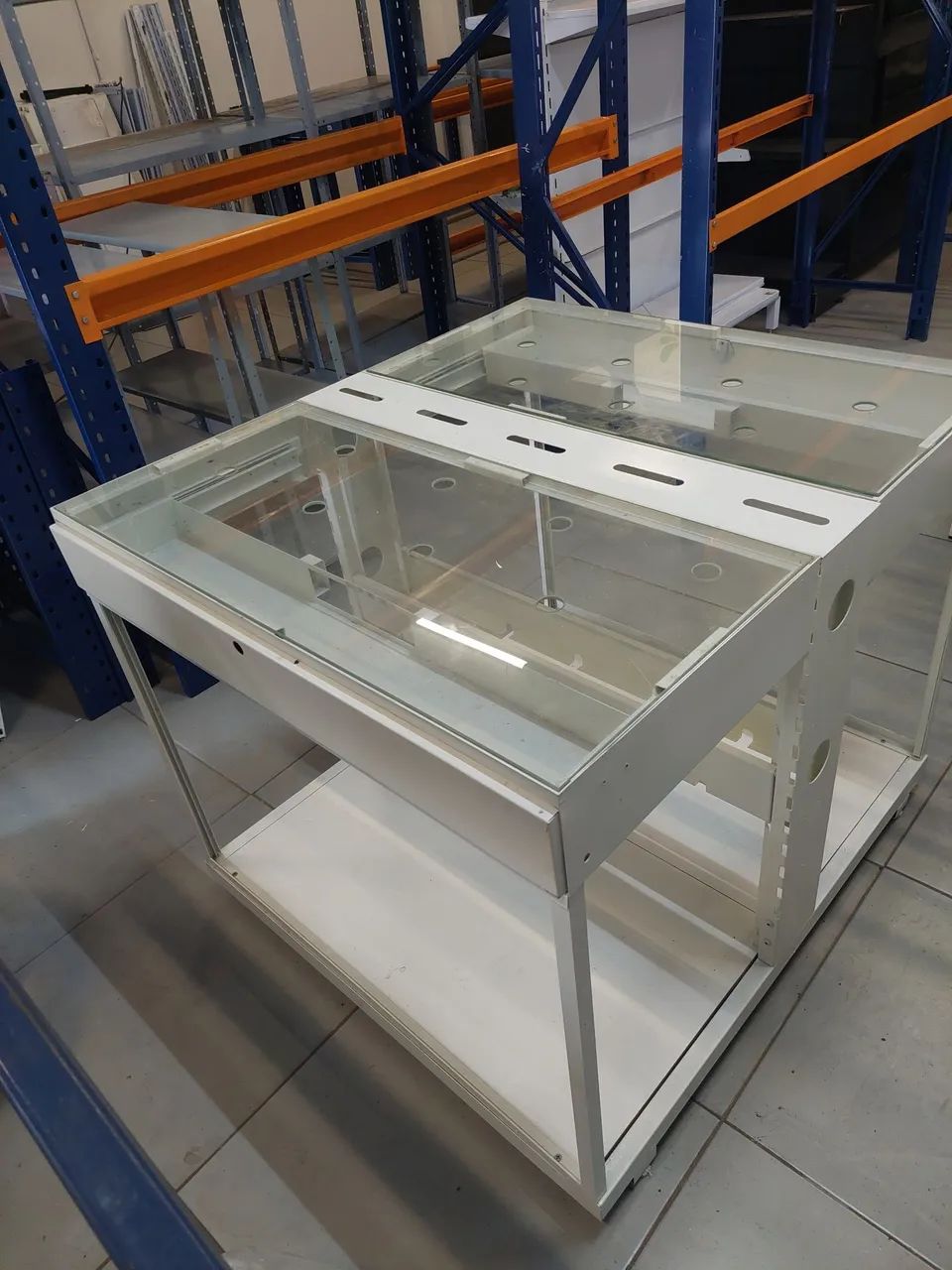 Mesa/Expositor de Vidro para Escritório