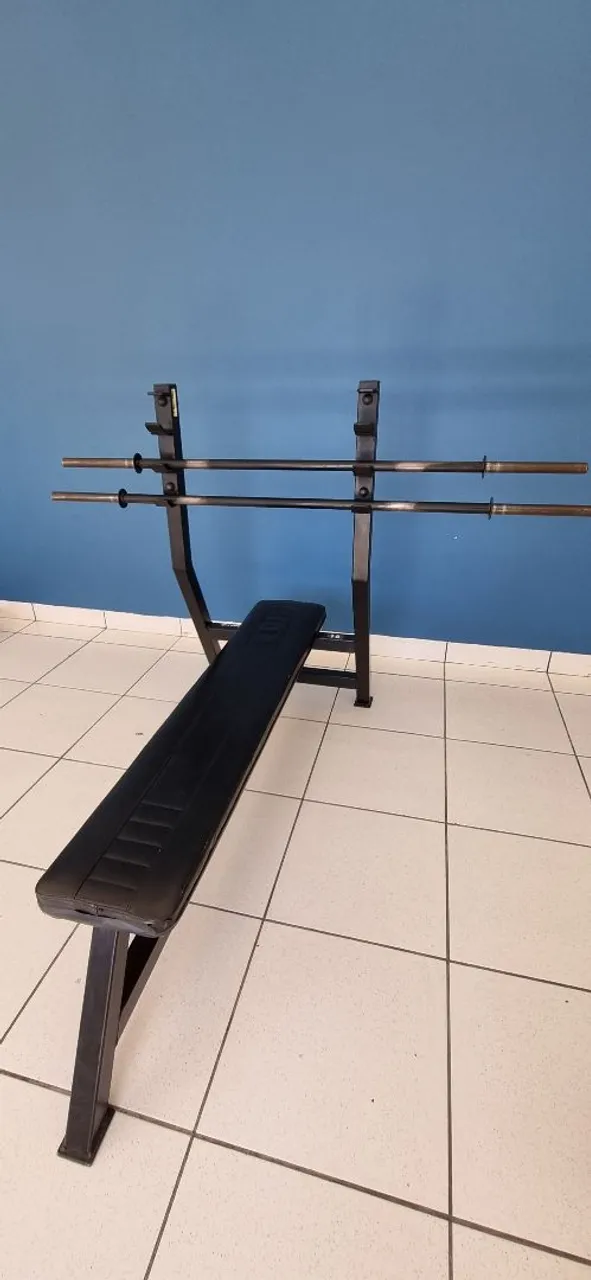 Banco de supino com suporte para barra + 1 barra