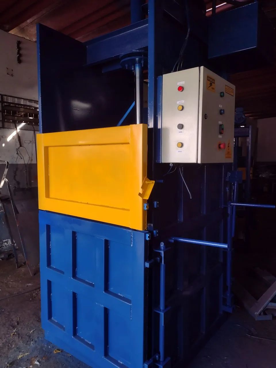 Prensa para sucata industrial. F 300 - Foto 5