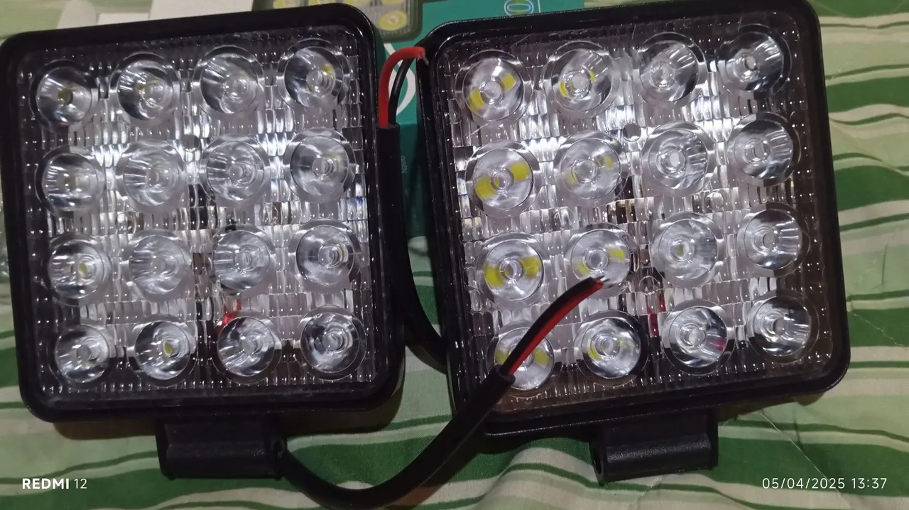 Farol de LED para Caminhão - 24 LEDs