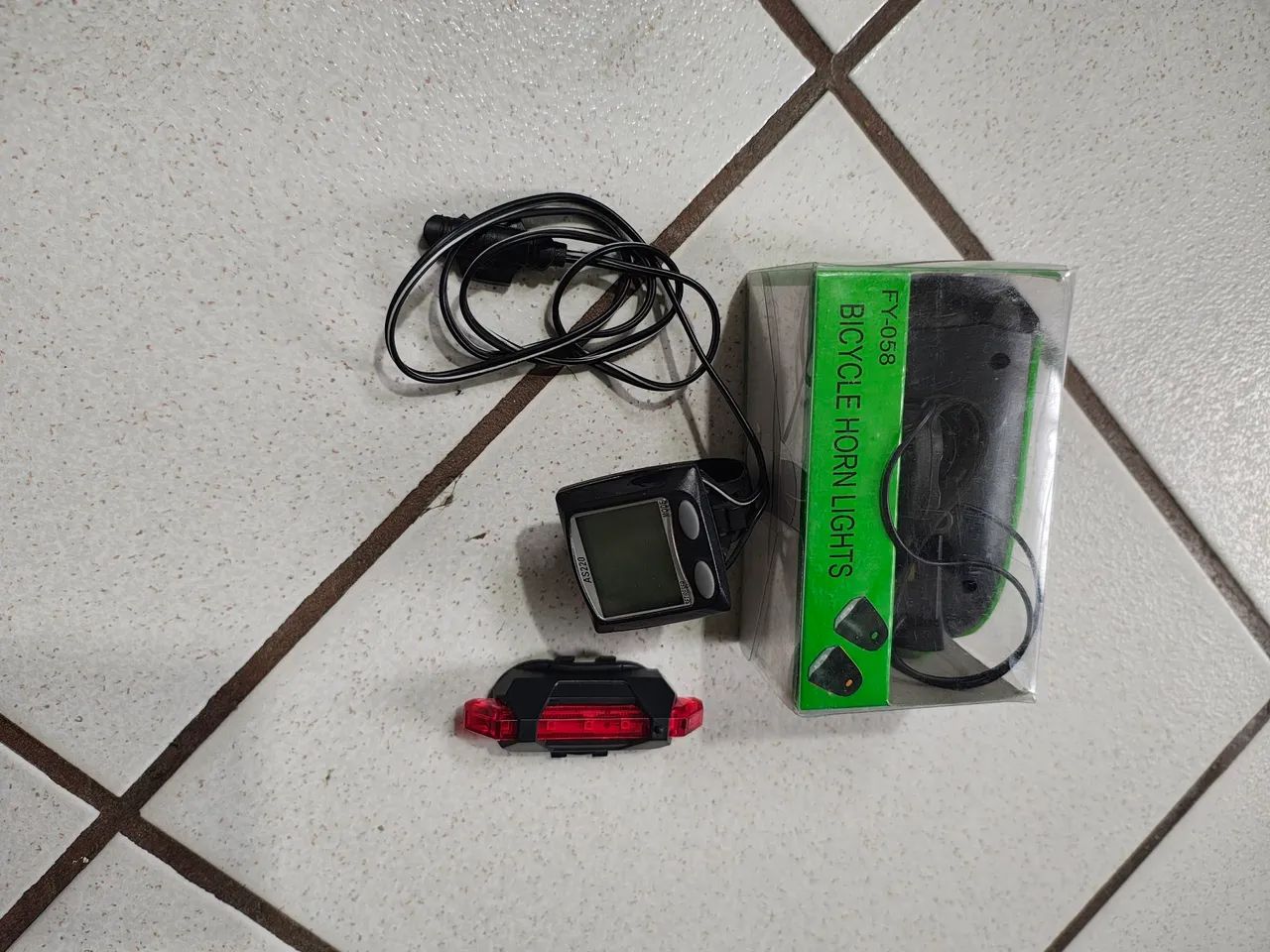 Kit de Acessórios para Bicicleta - Farol, Buzina e Luz Traseira