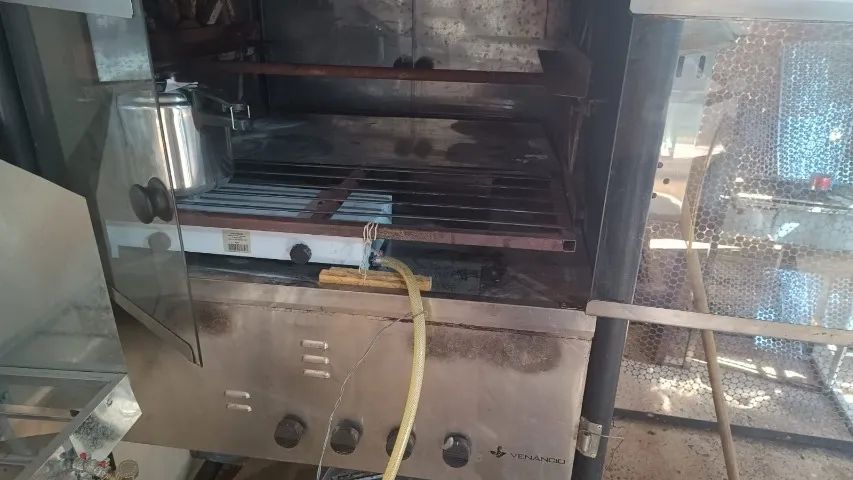 Masseira 25kg - Forno 90x90 - Máq. Assa 50 Frangos - Cilindro Elét. - 67 Formas - Foto 2