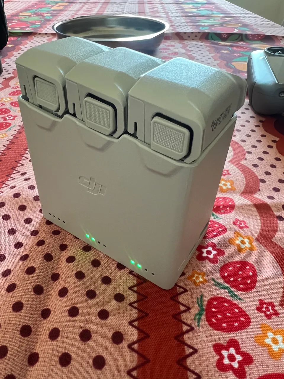 Controle e baterias mini 4 pro  - Foto 2