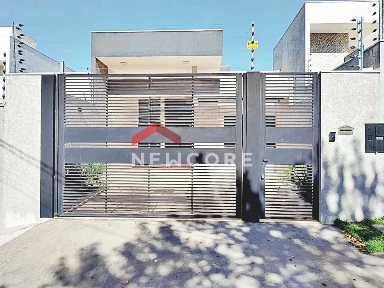 Casa em Rua Pioneiro Francisco Alcalde - Jardim Higienópolis - Maringá/PR