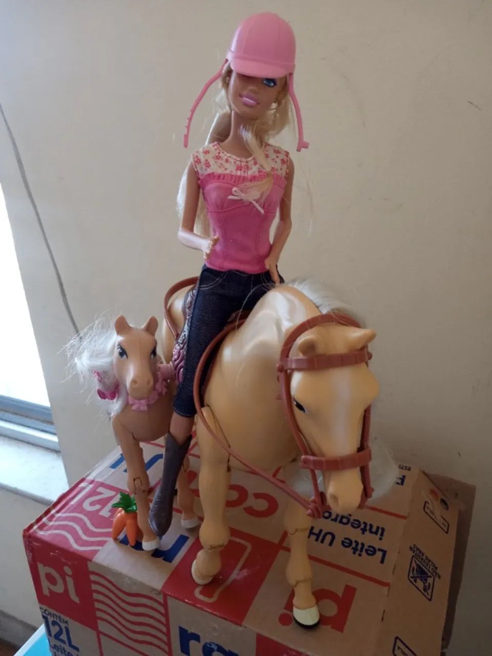 cavalo da barbie que anda com o potro antigo - Foto 3