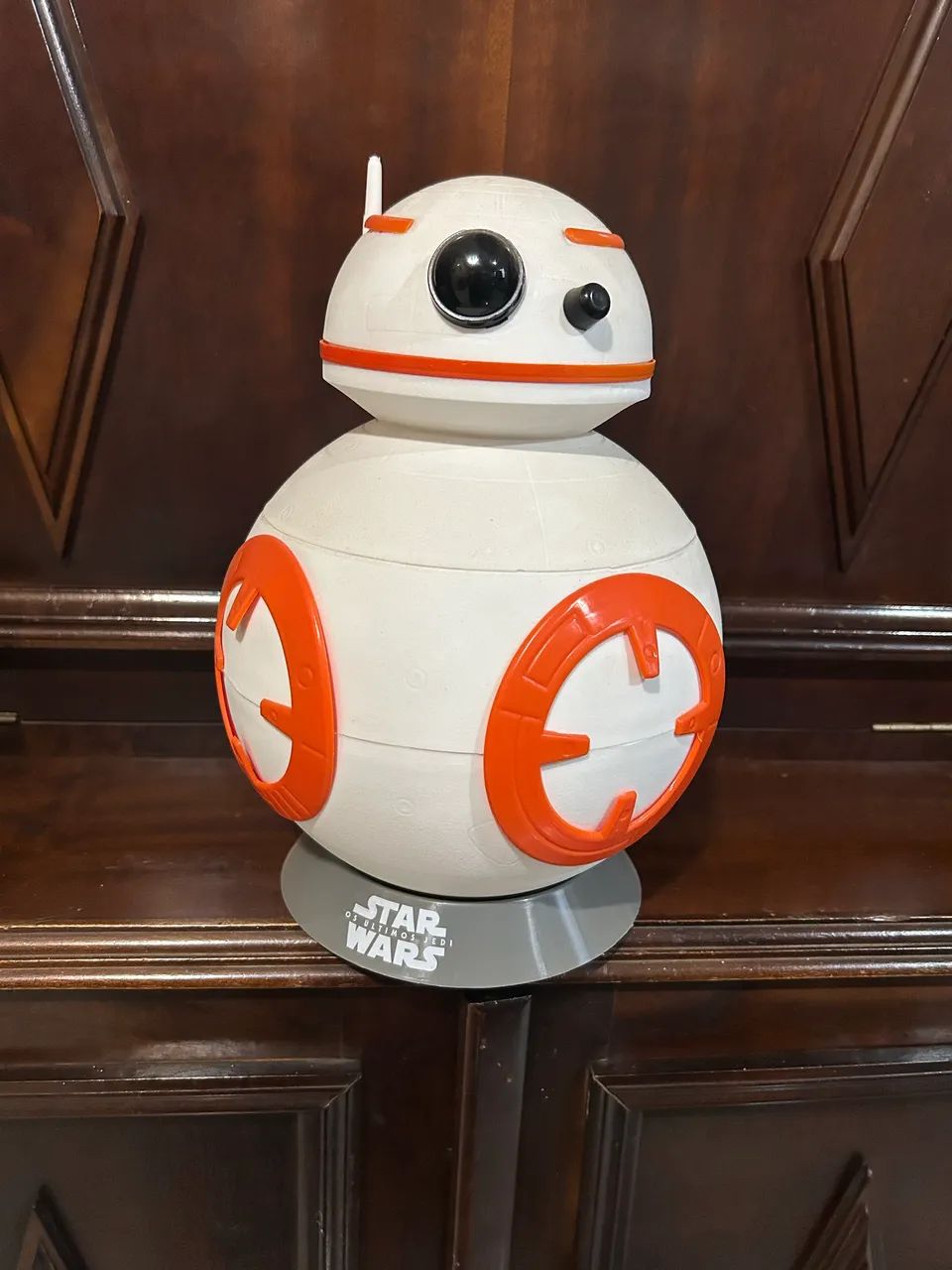 Boneco e balde de pipoca Star Wars