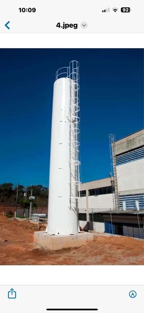 Caixa d?água metálica