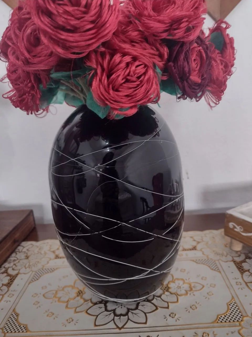 Vaso/jarro em cerâmica, preto com linhas brancas - Foto 5