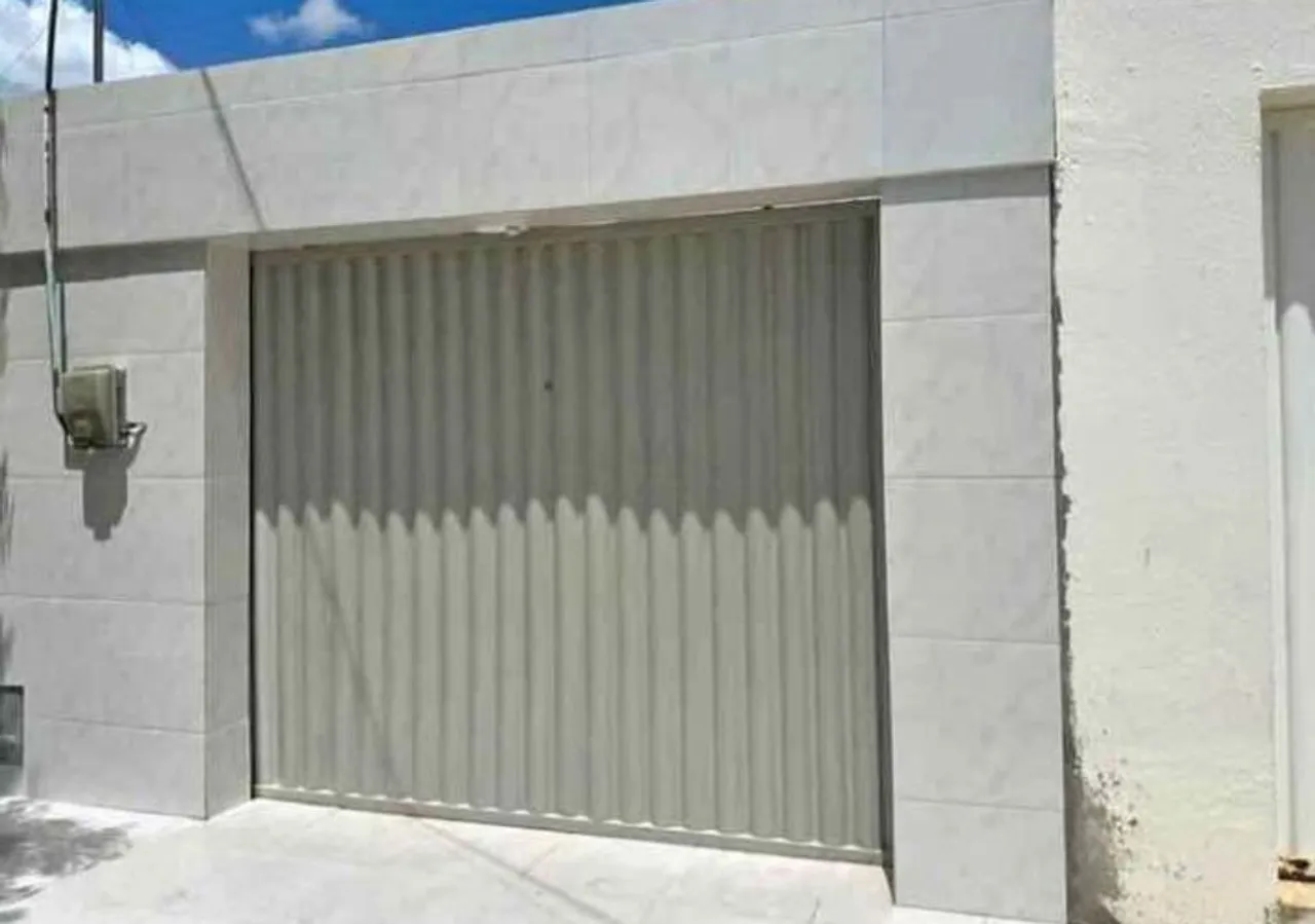 CASA A VENDA NOS TORRÕES