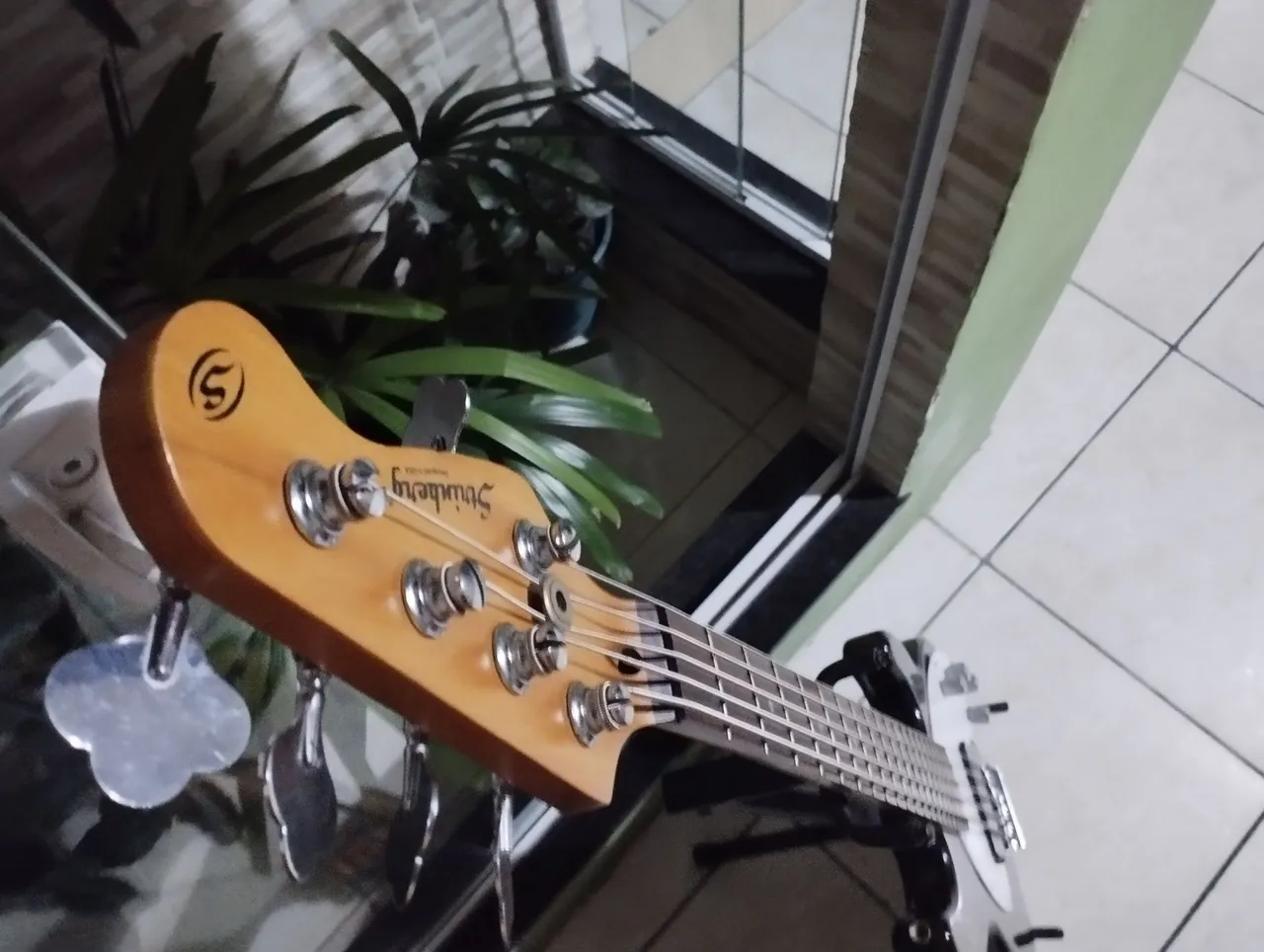 Bass strimberg circuito bem melhor q o q vem nele