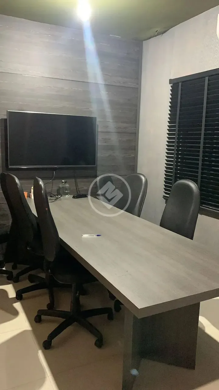 Vende-se casa comercial, em ótima localização, com ar condicionado, elétrica de alto padrã