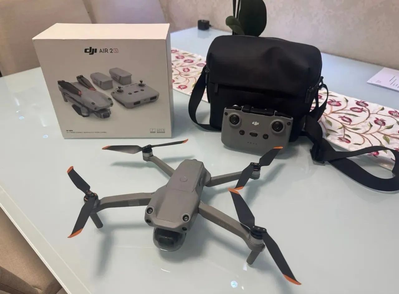Drone DJI Air 2S com acessórios