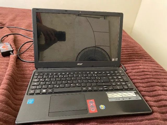 Vende-se notbook Acer Aspire E1-530-2. 