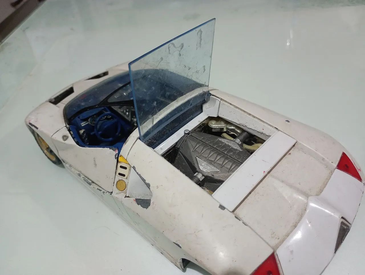 Miniatura Ford GT90 Escala 1/18 Maisto(para restauro) - Foto 5