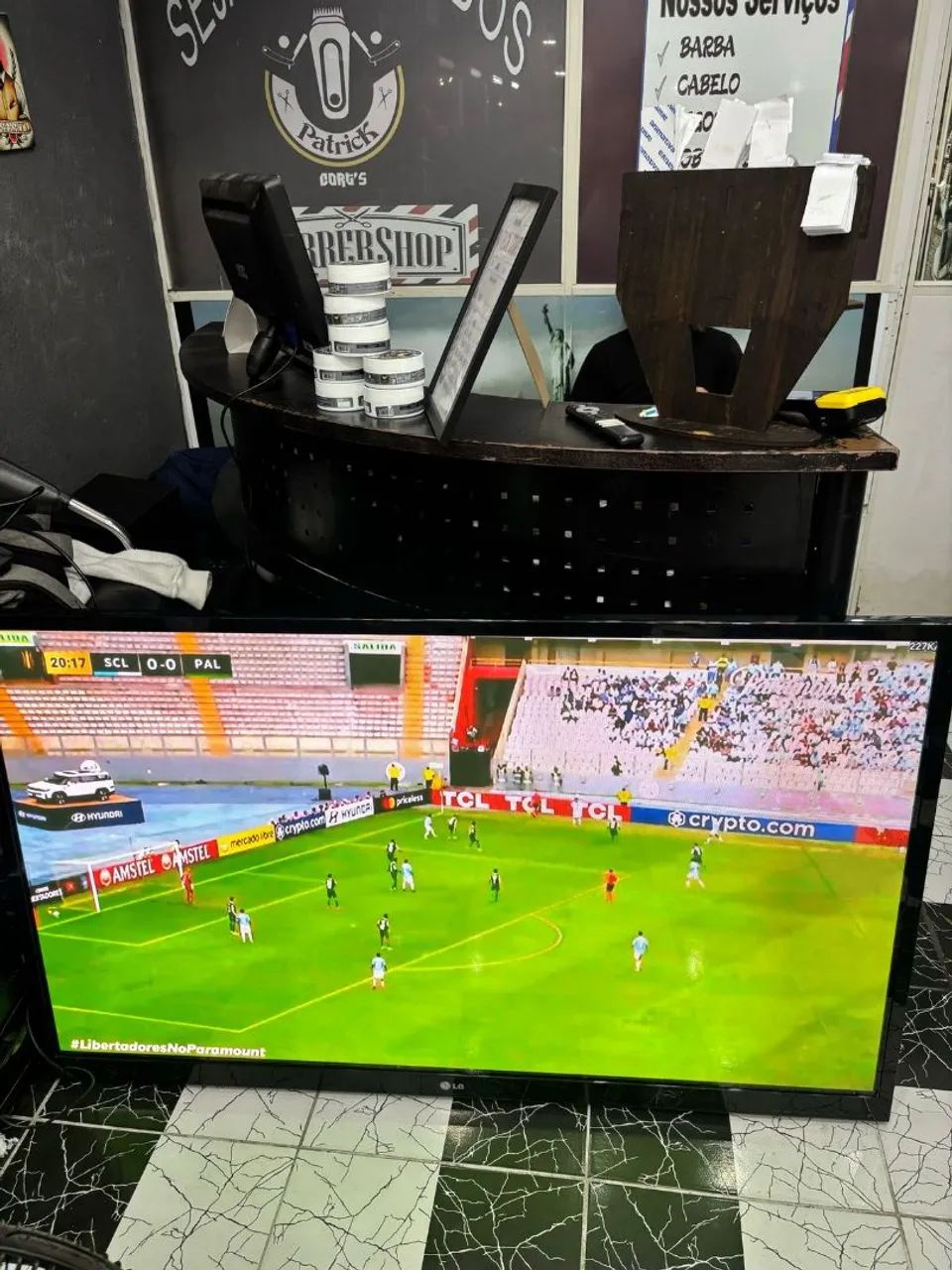 Vendo tv LG 65 polegadas top de linha em estado de nova obs. Não e smartv R$ 1950,00 - Foto 2