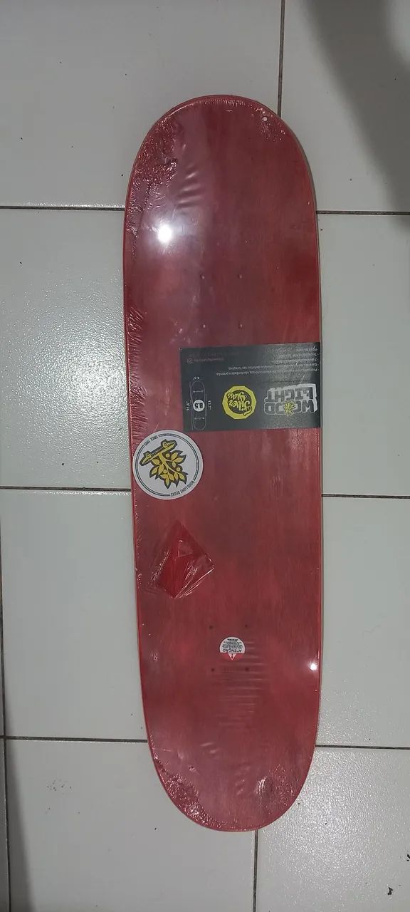 Shape de marfim no plástico novo