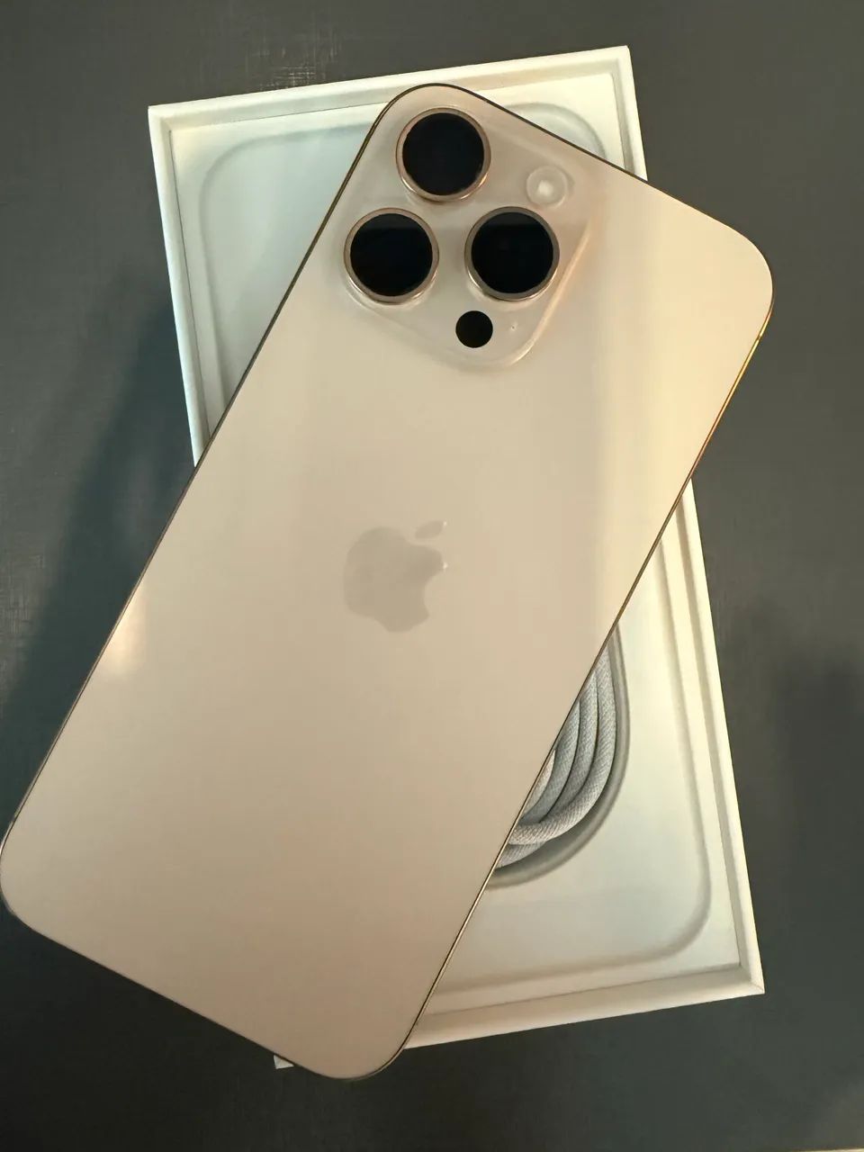 【まるけん】iPhone16 Pro Max Desert 256GB Apple iPhone 16 Pro Max (256 GB) - Titânio-deserto