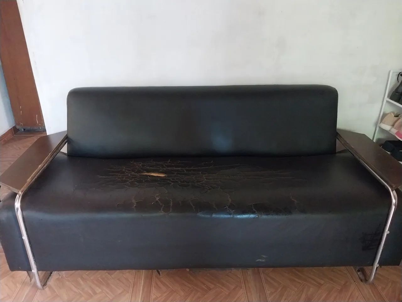 Black sofa64301926042753124