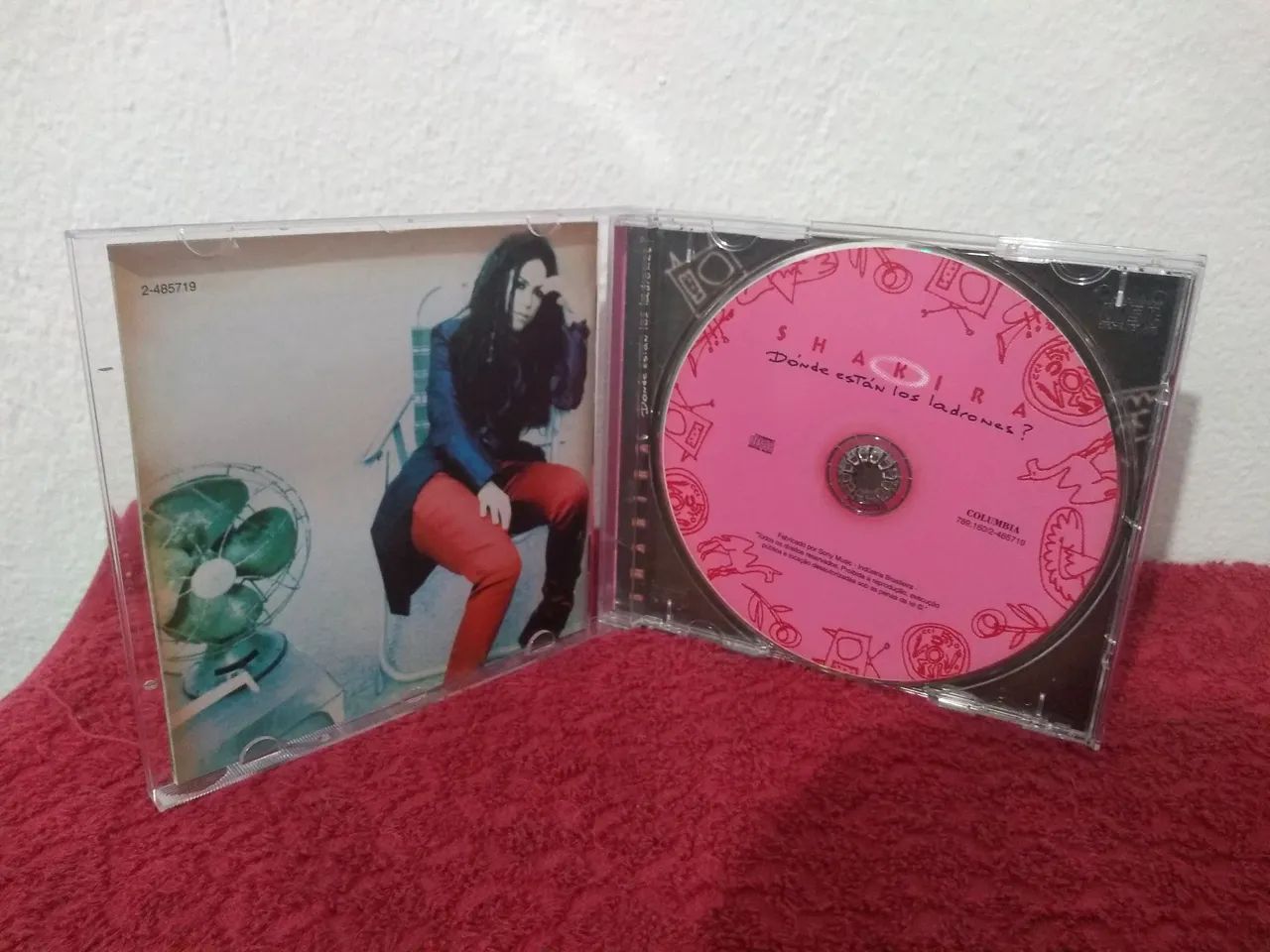 CD Shakira - Dónde Están Los Ladrones? - Foto 3