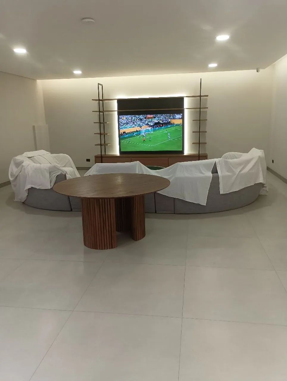 Rodapés poliestireno MDF entre outros  - Foto 2