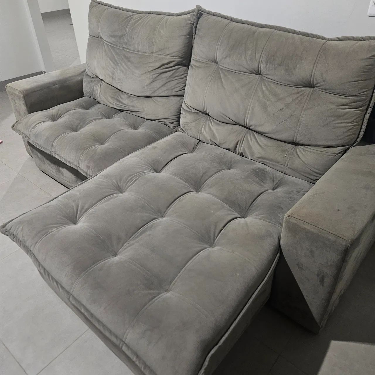 Sofá retrátil e reclinável 64254006442242122