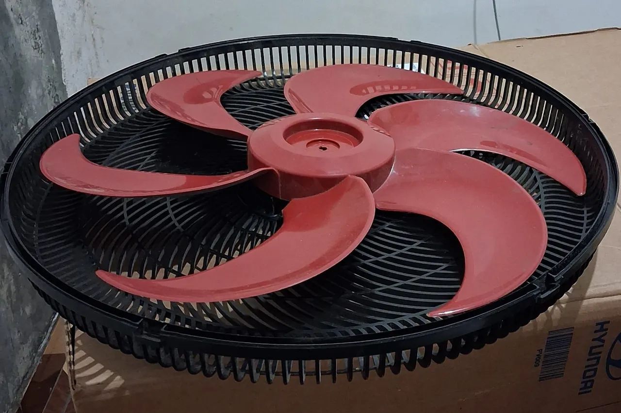 Kit duas grades 1 frontal e 1 traseira e hélice para ventilador 50 cm Polishop  - Foto 3
