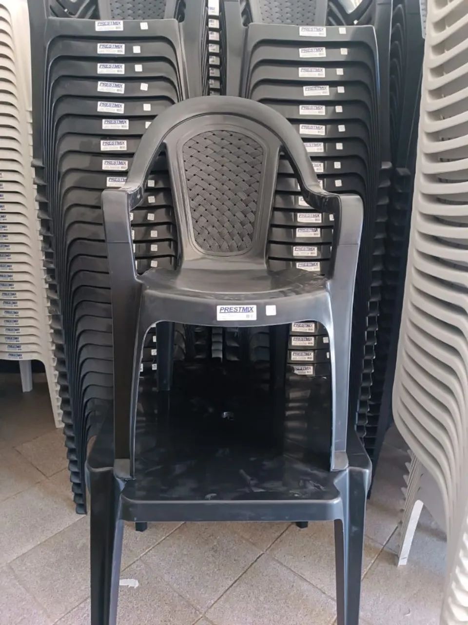 Cadeiras e Mesas novas conjunto de poltronas Novas. - Foto 3