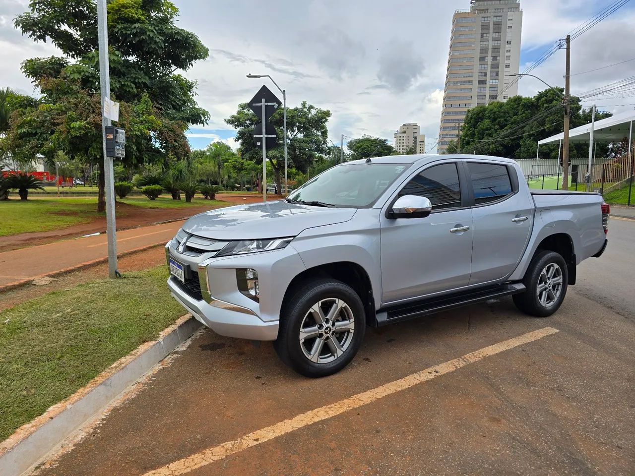 L200 Triton Sport HPE 2021/22 - Foto 2