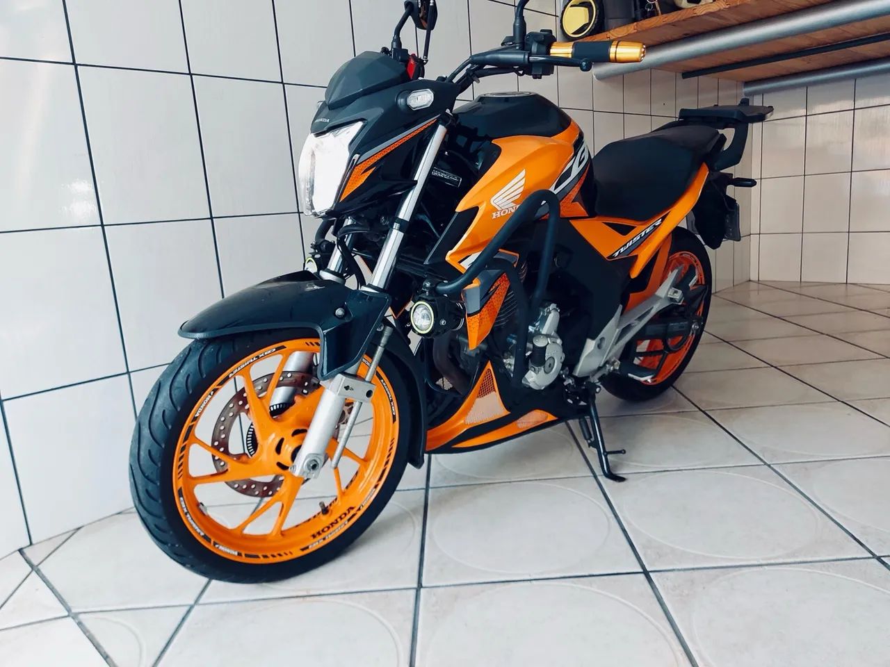 Honda CB Twister 250 - Laranja - 2019 - Foto 2