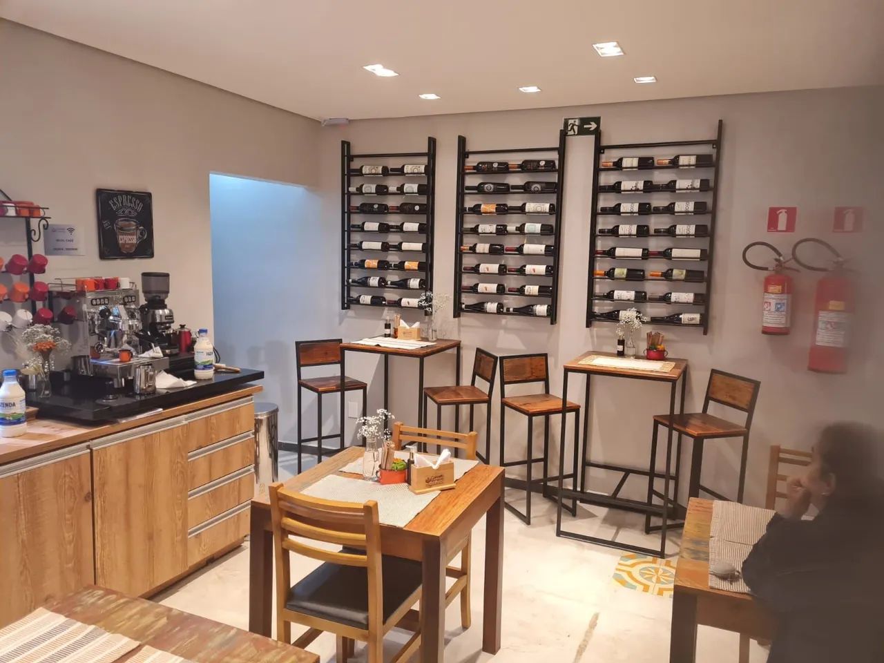 Adega de parede em ferro cada modulo 300.00 reais - Foto 3