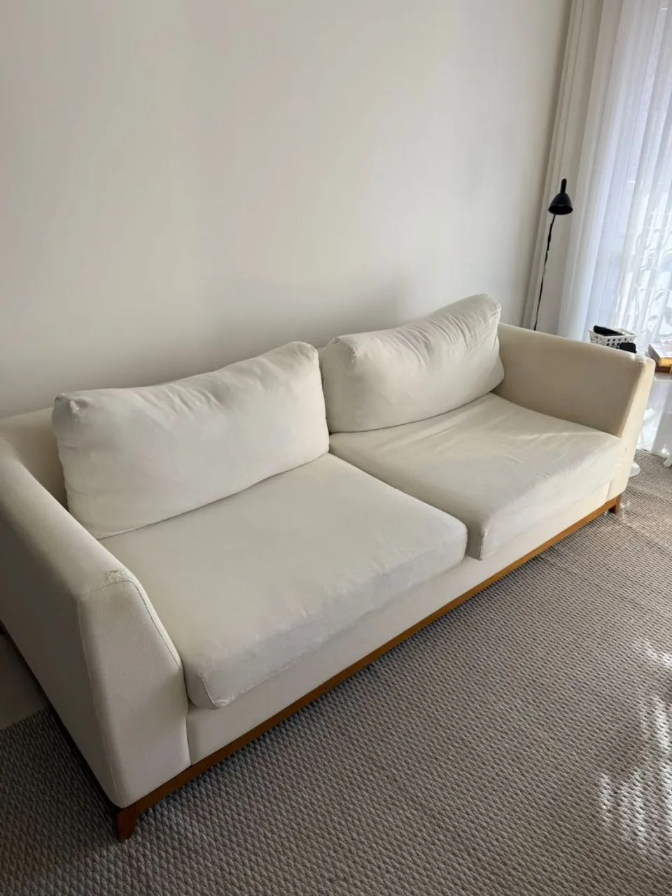 Sofá Branco 3 Lugares - Conforto e Elegância