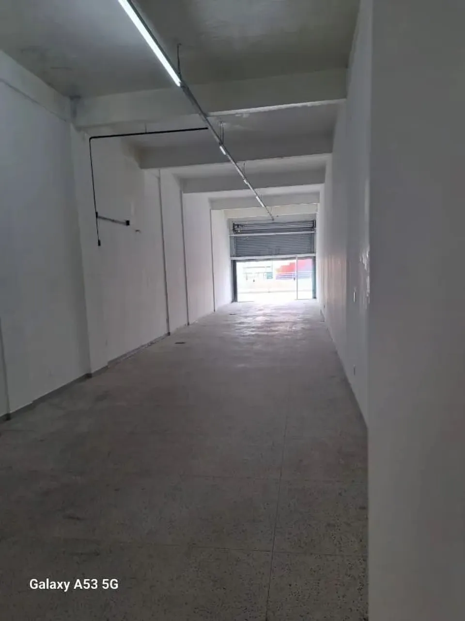 LOJA NA ASSIS BRASIL COM 109 M2