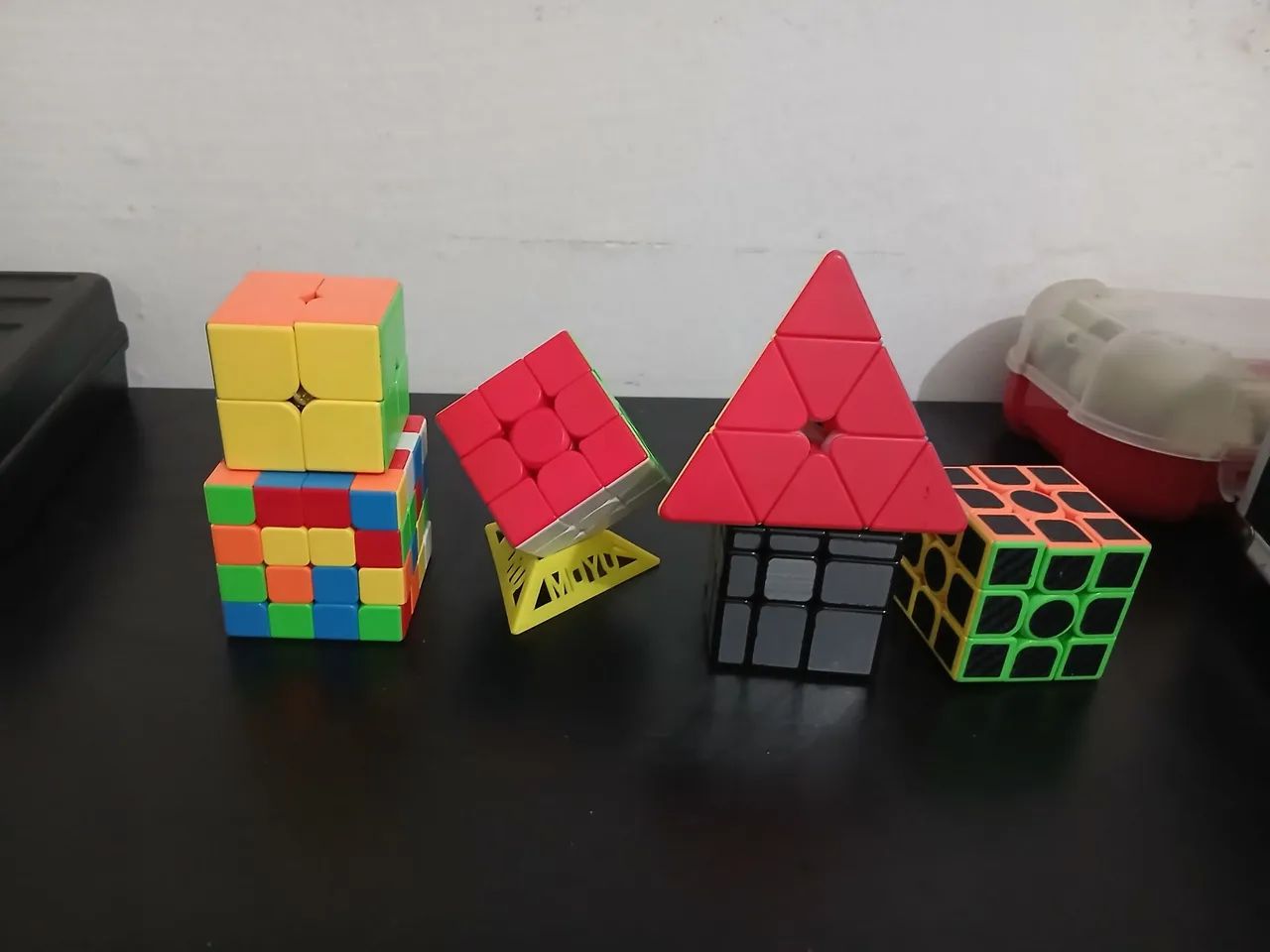 Coleção de Cubos Mágicos - Diversão Garantida!