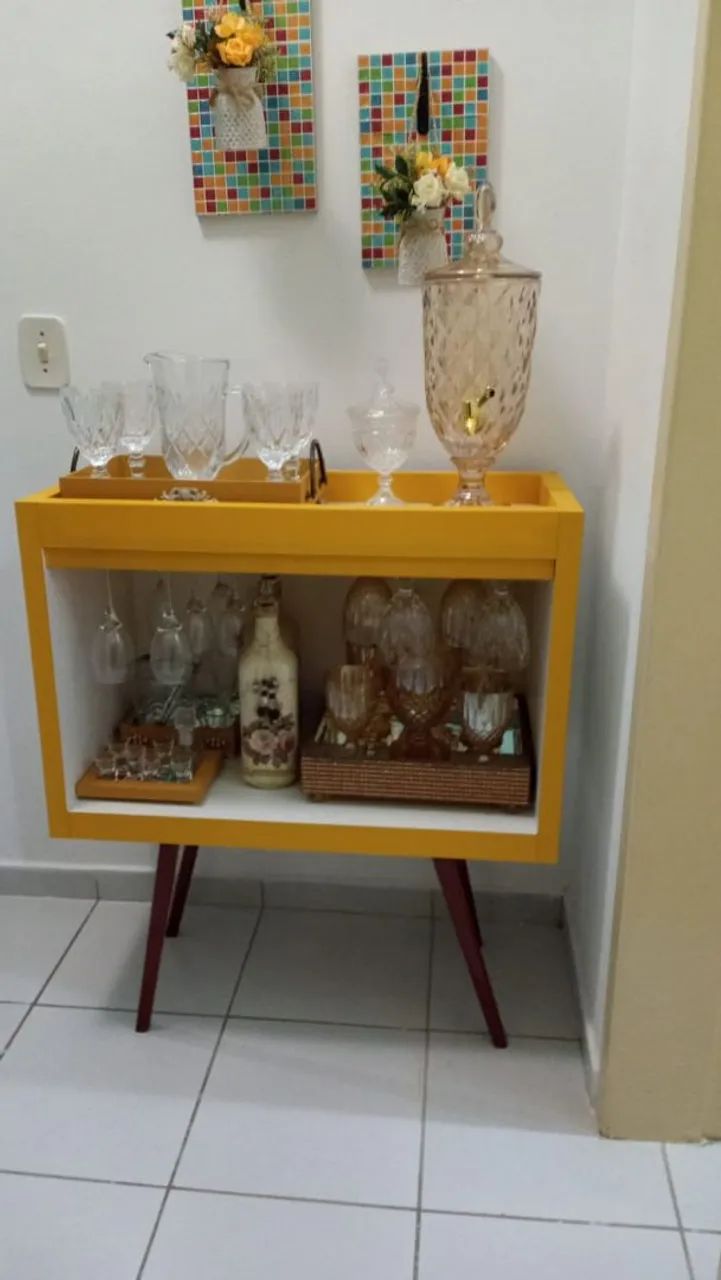 Aparador de Bar em Madeira - Estilo Vintage