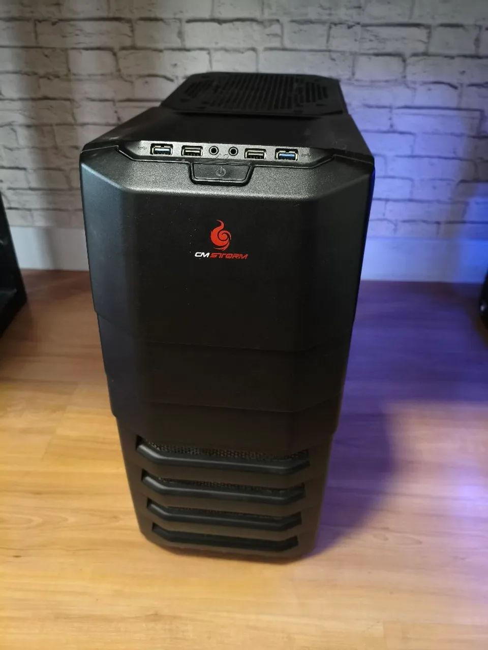 Gabinete CoolerMaster Storm - aceito oferta 