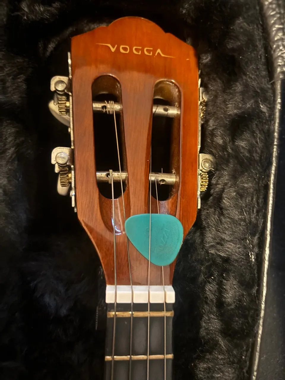 Cavaquinho Vogga elétrico