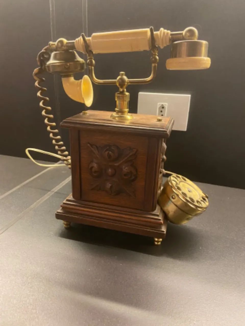 Telefone Antigo de Mesa em Madeira - Foto 6