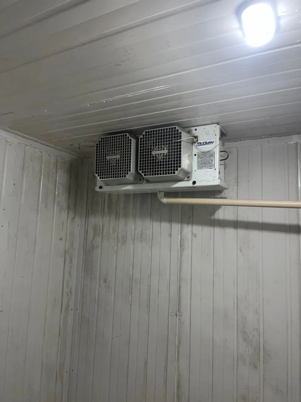 Unidade de refrigeração comercial McQuay